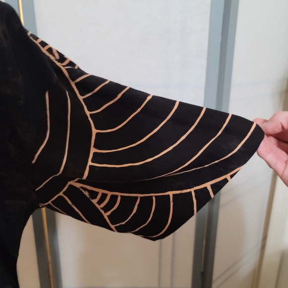 Men's Medium Batik, Lizard Button-up Shirt - Picture 3 of 4